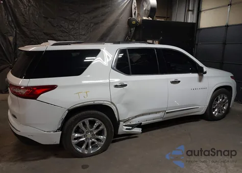 2021 Chevrolet Traverse Awd High Country z USA, uszkodzony, nr VIN 1GNEVNKW2MJ271932